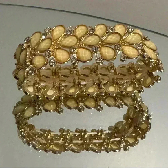 🆕💎Vintage Floral Stretch Bracelet - Picture 6 of 16